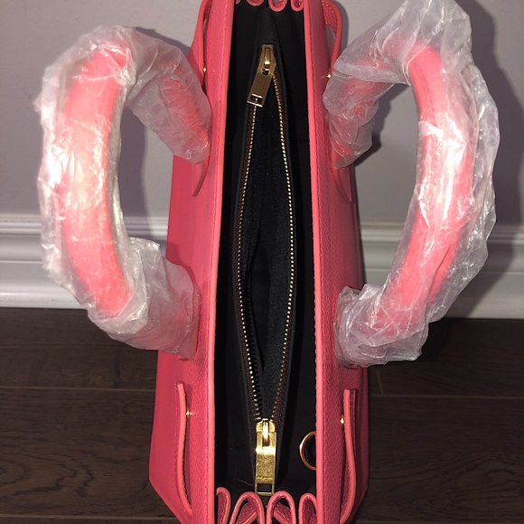 Saint Laurent Salmon-Coloured Leather Sac de Jour - Picture 8 of 8